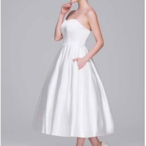 The Sweet Gal - Picture 2 of 3